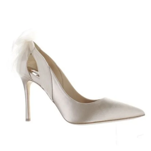 Badgley Mischka Ivory Heels with Tulle Accent - Picture 2 of 7